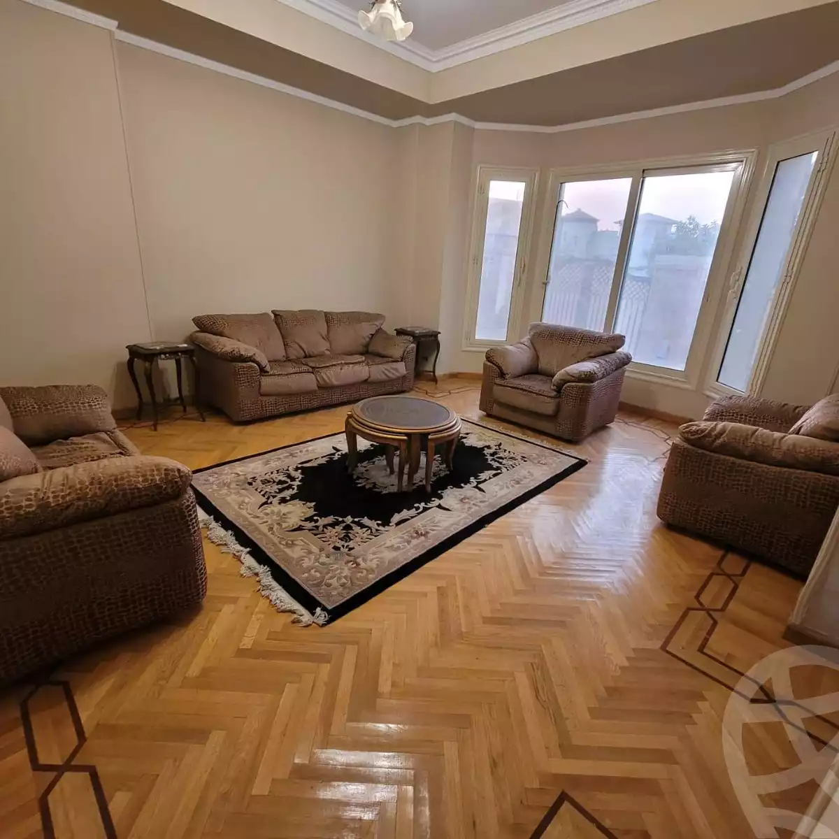https://aqarmap.com.eg/en/listing/6048929-for-sale-cairo-el-sheikh-zayed-city-compounds-royal-city
