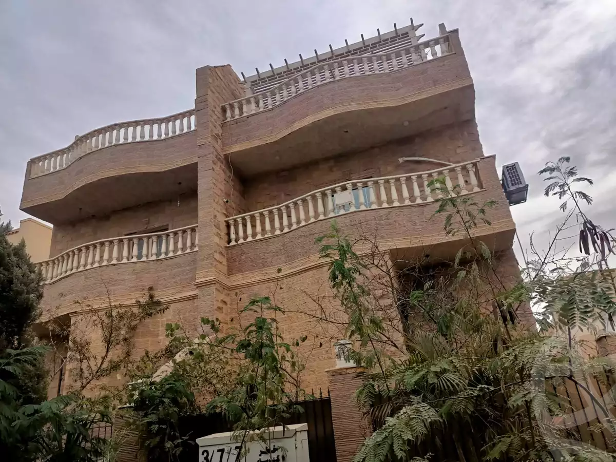 https://aqarmap.com.eg/en/listing/6048988-for-sale-cairo-el-sheikh-zayed-city-compounds-el-yasmeen-compound