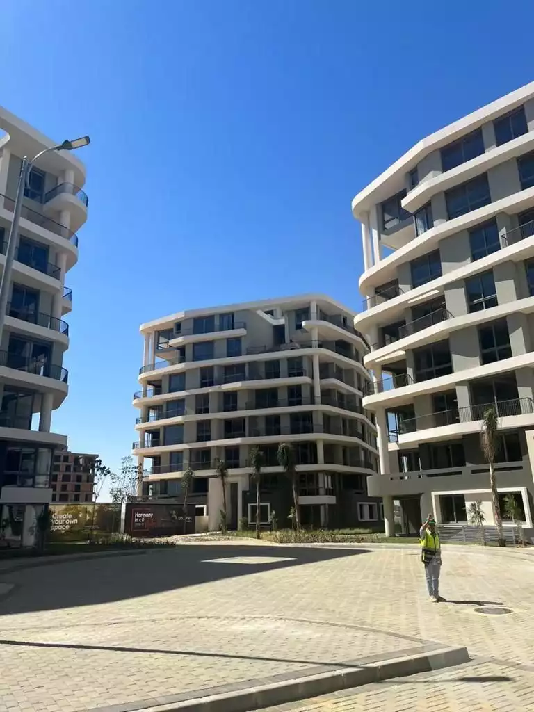 https://aqarmap.com.eg/en/listing/6056093-for-sale-cairo-new-administrative-capital-r7-rmwny-wwk-dh-lnd-llttwyr-l-qry