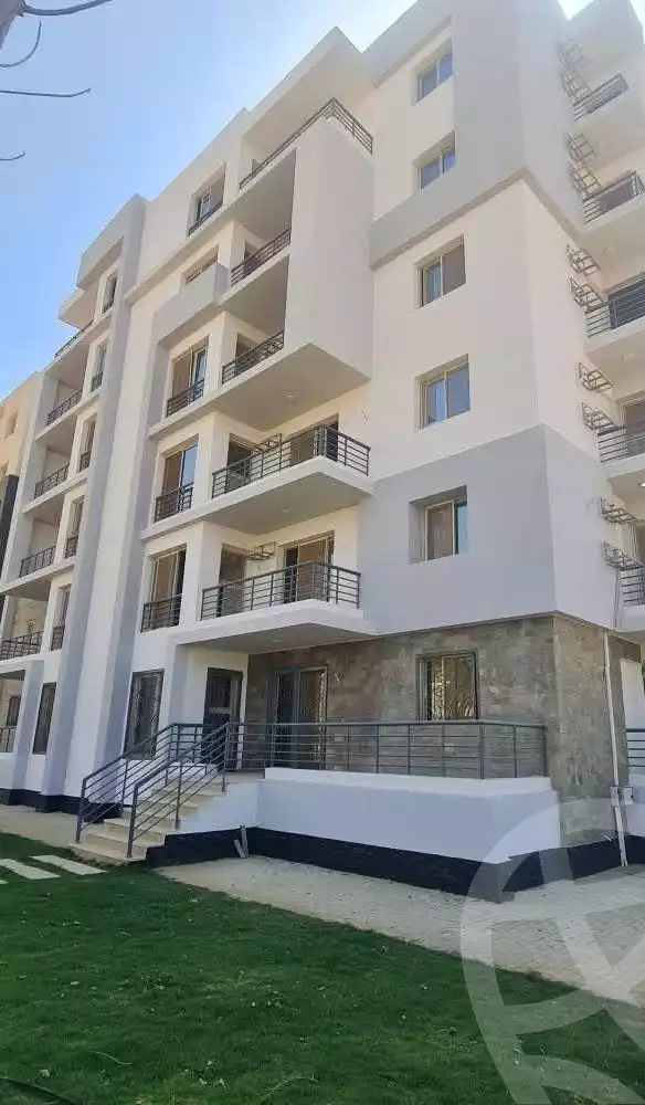 https://aqarmap.com.eg/en/listing/6056411-for-sale-cairo-el-sheikh-zayed-city-lshykh-zyd-ljdyd-west-view-residence-hdp