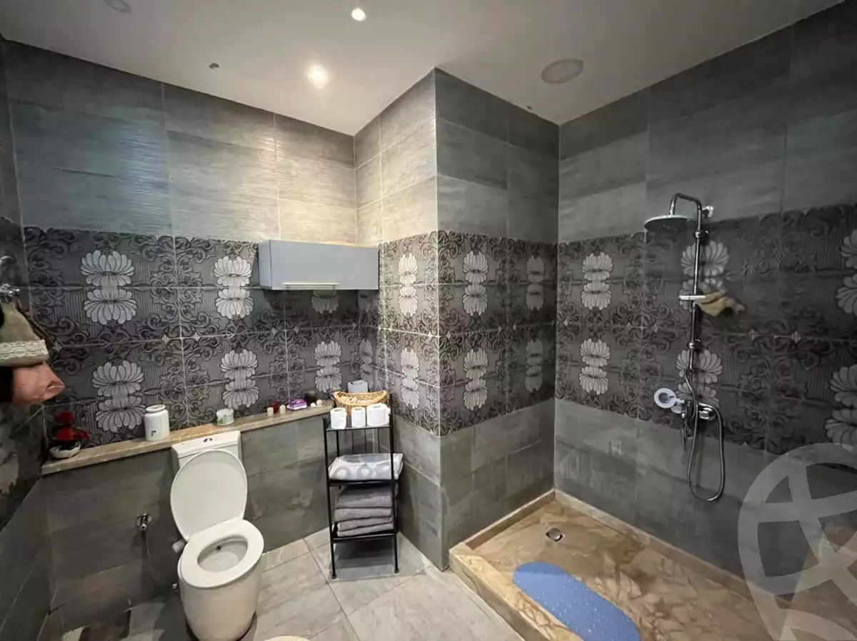 https://aqarmap.com.eg/en/listing/6068759-for-sale-cairo-el-sheikh-zayed-city-compounds-el-khamayel
