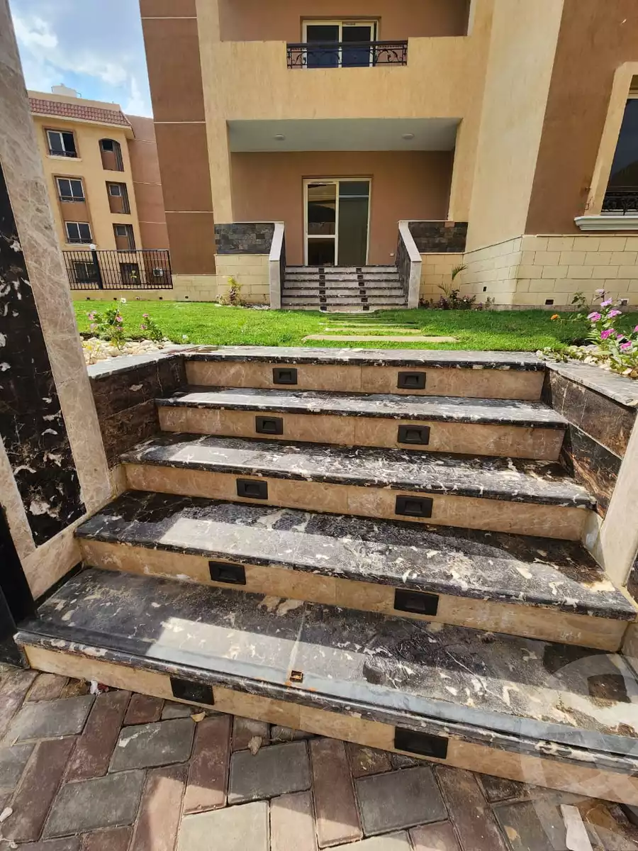 https://aqarmap.com.eg/en/listing/6068825-for-sale-cairo-el-sheikh-zayed-city-compounds-el-khamayel
