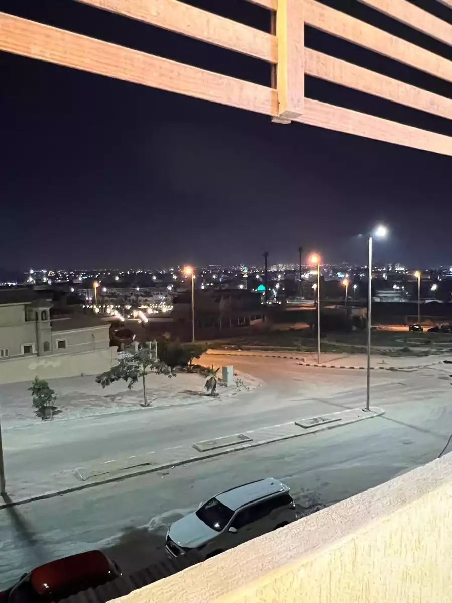https://aqarmap.com.eg/ar/listing/6069080-for-sale-cairo-el-sheikh-zayed-city-compounds-el-khamayel