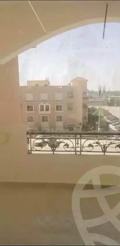 https://aqarmap.com.eg/en/listing/6069190-for-sale-cairo-el-sheikh-zayed-city-compounds-el-khamayel
