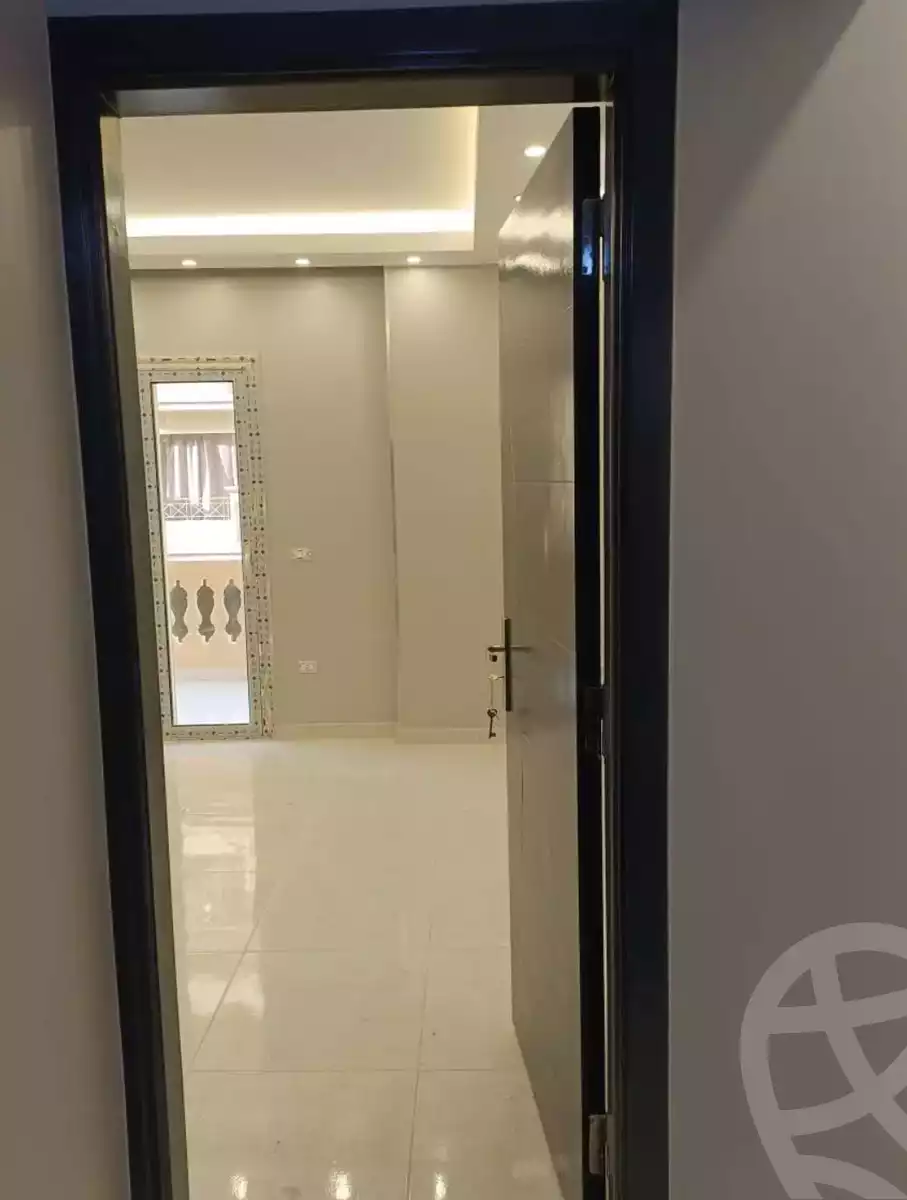 https://aqarmap.com.eg/en/listing/6071247-for-rent-cairo-mokattam-compounds-kmbwnd-rwyl-jrdnz
