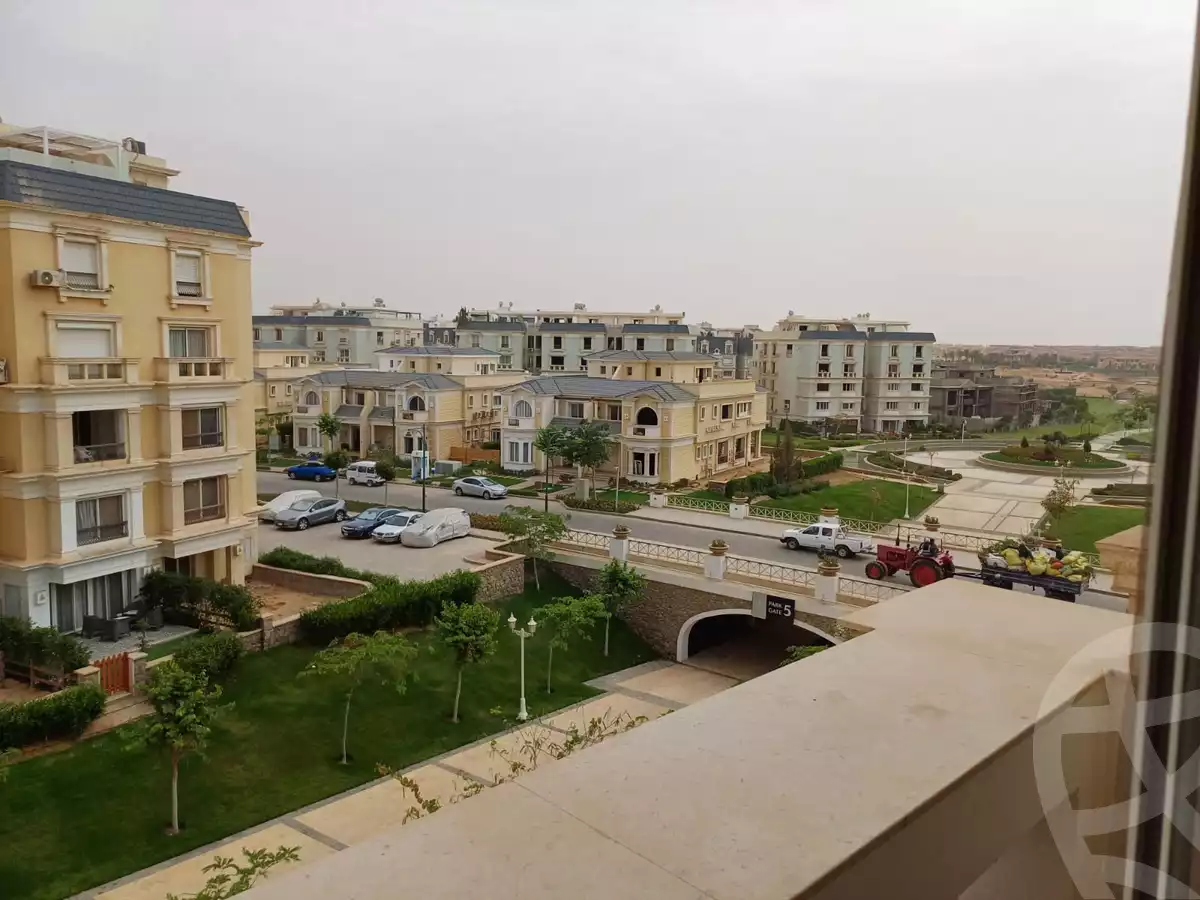 https://aqarmap.com.eg/en/listing/6071820-for-sale-cairo-new-cairo-compounds-mountain-view-hyde-park