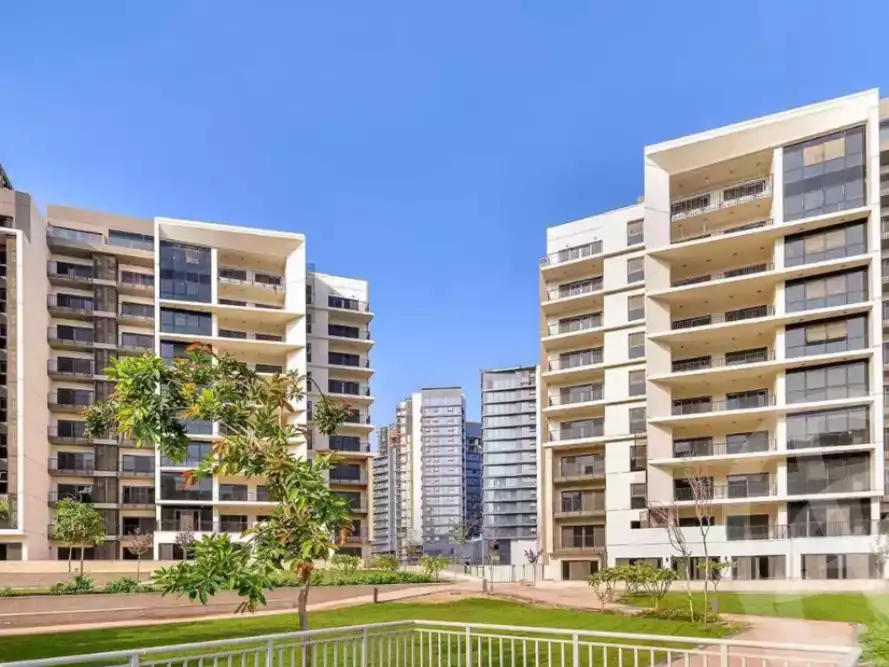 https://aqarmap.com.eg/ar/listing/6079547-for-sale-cairo-el-sheikh-zayed-city-compounds-zyd-wr-llttwyr