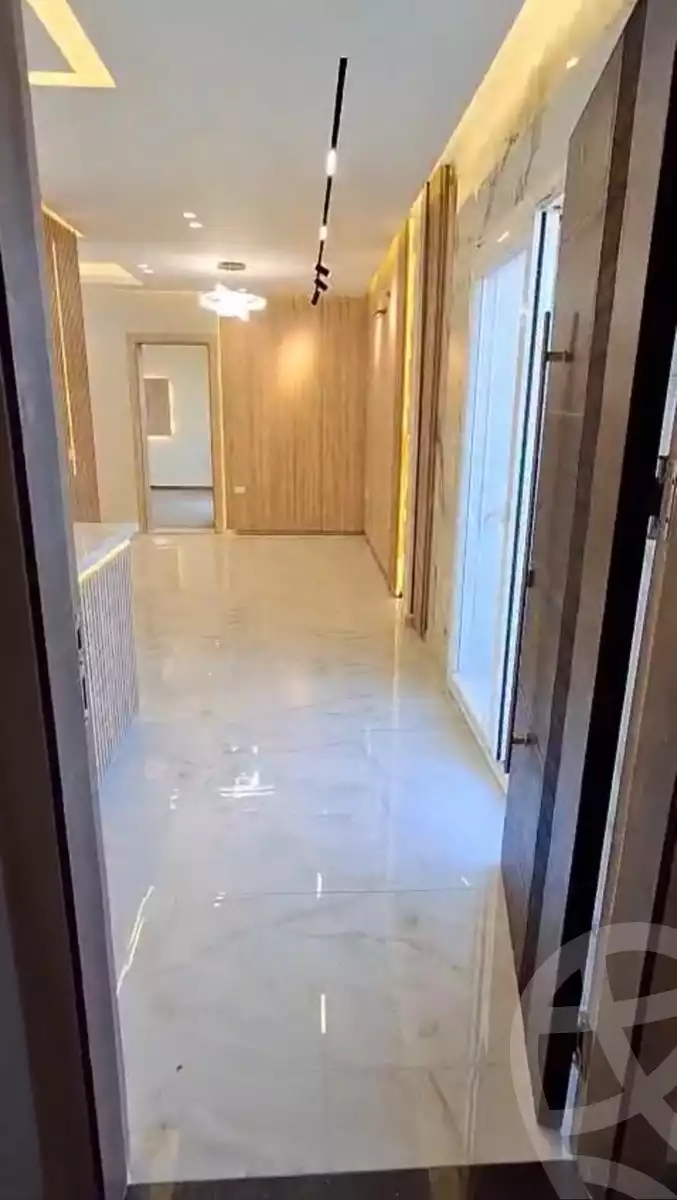 https://aqarmap.com.eg/en/listing/6079757-for-sale-cairo-el-sheikh-zayed-city-compounds-zayed-regency