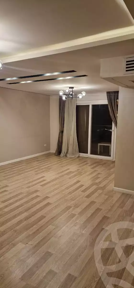 https://aqarmap.com.eg/en/listing/6080578-for-sale-cairo-el-sheikh-zayed-city-compounds-zayed-regency