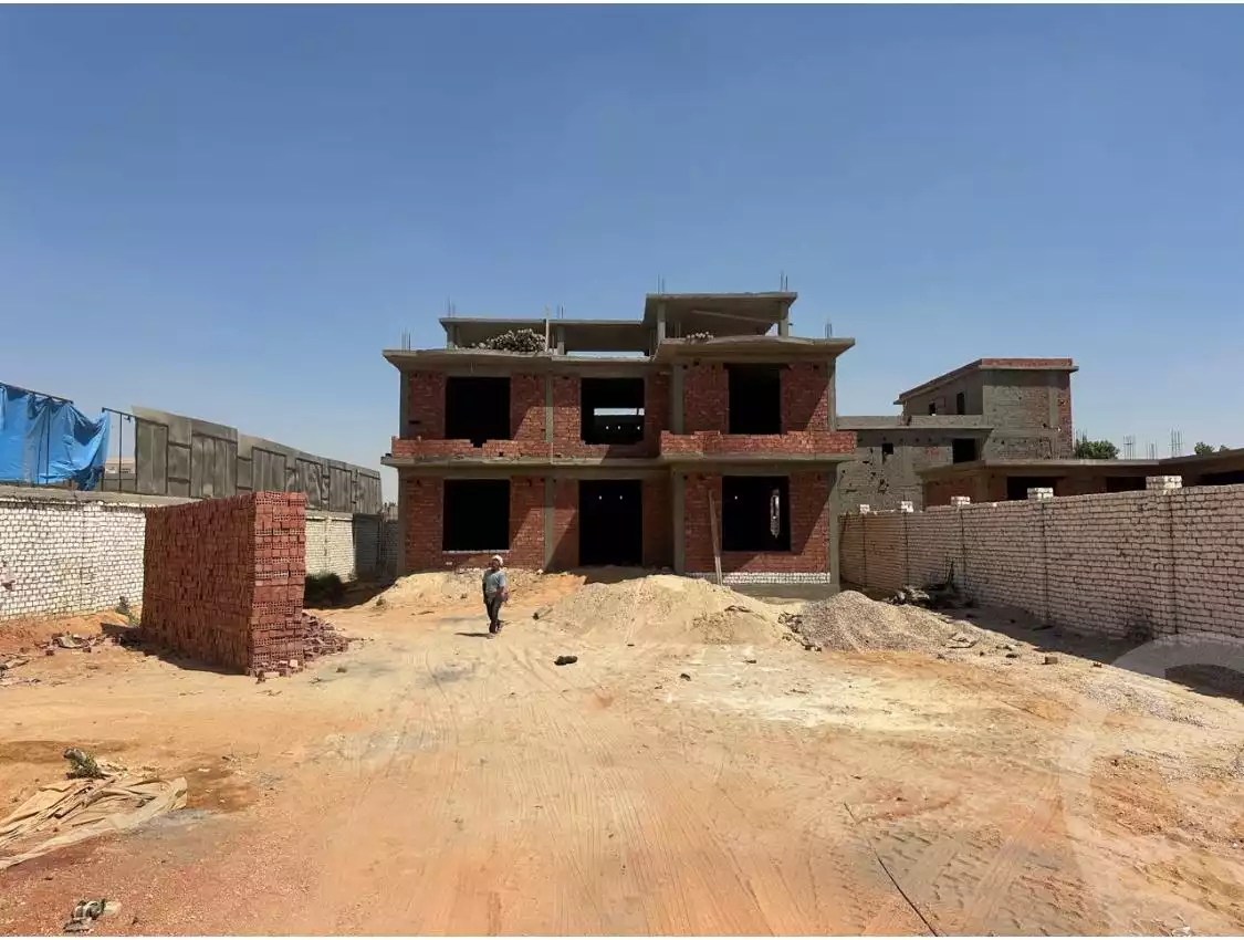 https://aqarmap.com.eg/en/listing/6083329-for-sale-cairo-el-sheikh-zayed-city-lshykh-zyd-ljdyd-el-reef-el-oroby