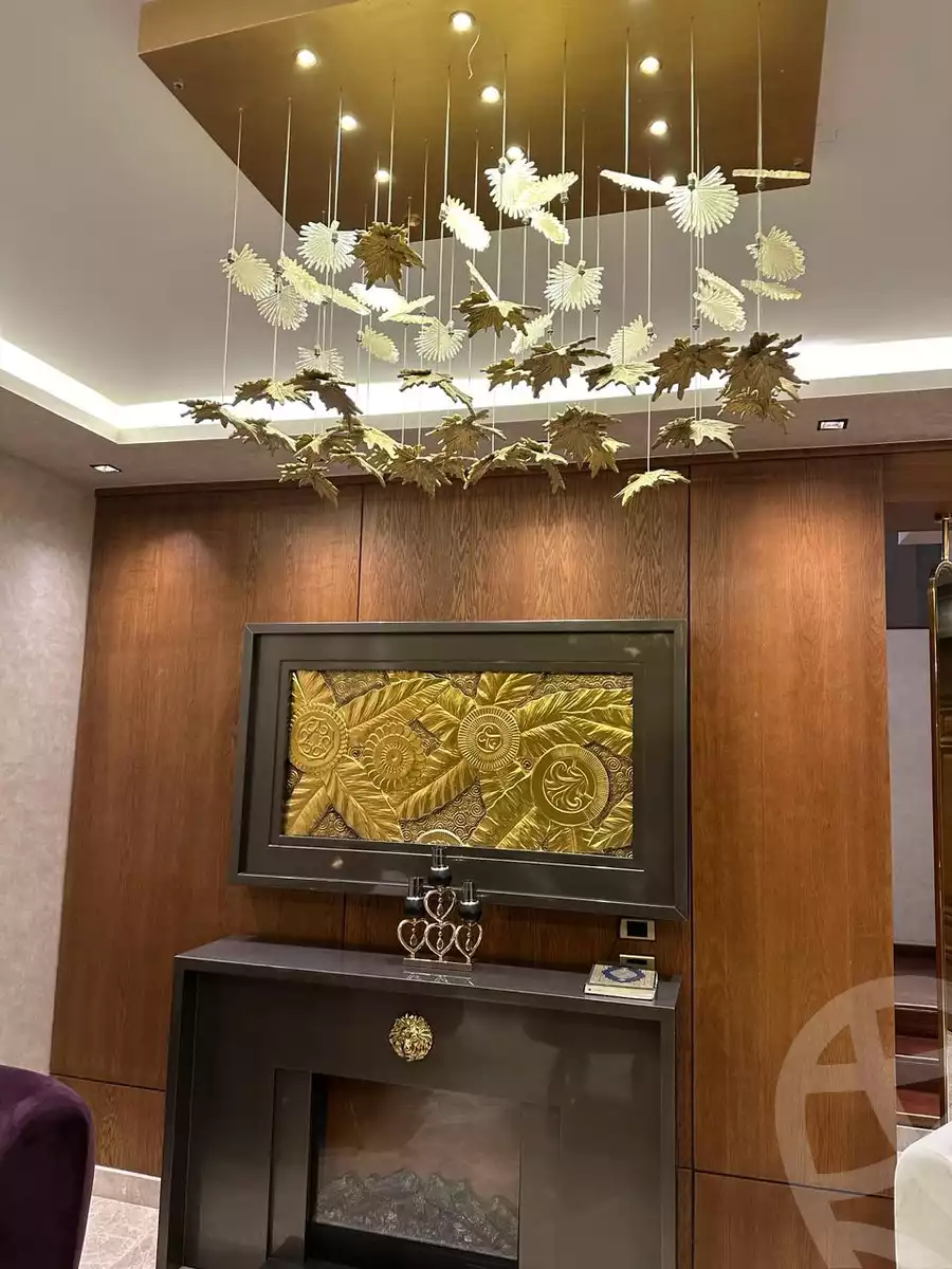 https://aqarmap.com.eg/en/listing/6083985-for-sale-cairo-el-sheikh-zayed-city-compounds-royal-city