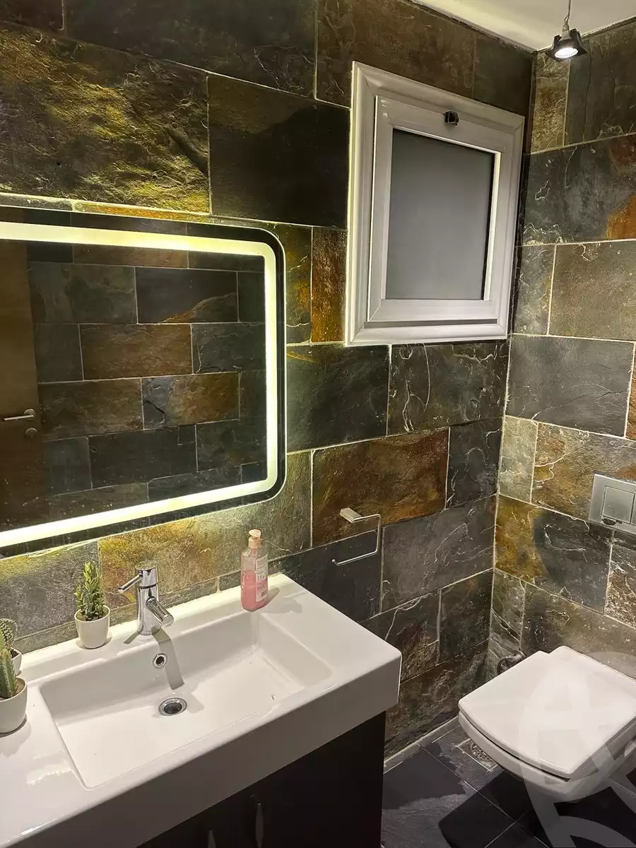 https://aqarmap.com.eg/en/listing/6083985-for-sale-cairo-el-sheikh-zayed-city-compounds-royal-city