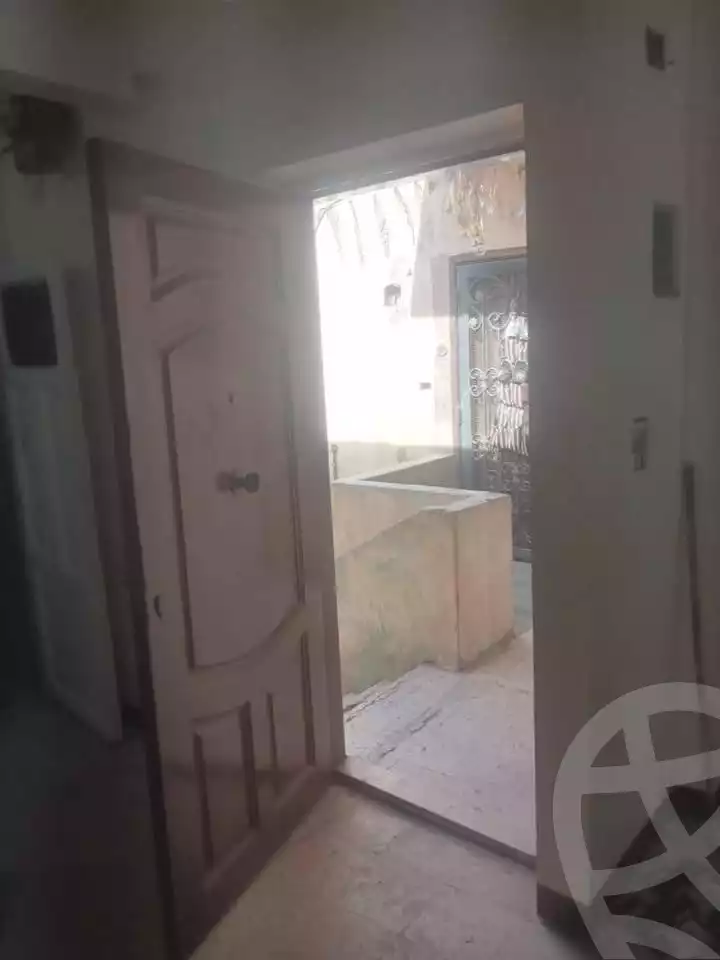 https://aqarmap.com.eg/ar/listing/6097098-for-sale-cairo-ain-shams-yn-shms-lgrby-shr-lmtrwy