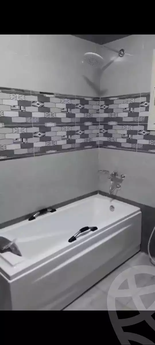 https://aqarmap.com.eg/ar/listing/6100802-for-sale-cairo-ain-shams-ain-shams-el-sharkia-el-eshrein-stt