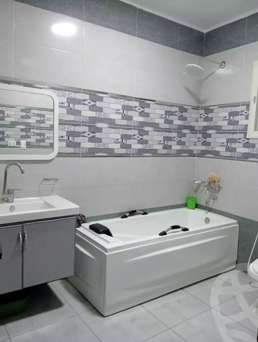 https://aqarmap.com.eg/ar/listing/6100802-for-sale-cairo-ain-shams-ain-shams-el-sharkia-el-eshrein-stt