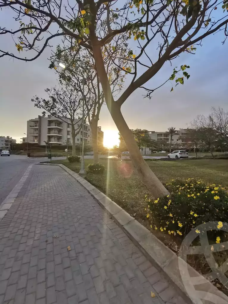 https://aqarmap.com.eg/en/listing/6104269-for-sale-cairo-el-sheikh-zayed-city-compounds-dh-drys