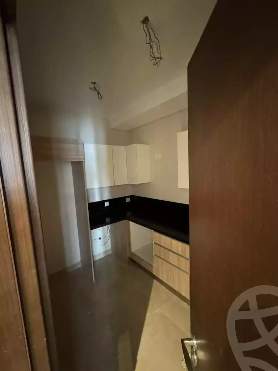 https://aqarmap.com.eg/en/listing/6104334-for-sale-cairo-el-sheikh-zayed-city-compounds-zyd-wr-llttwyr-z-tower