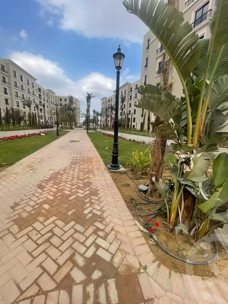 https://aqarmap.com.eg/en/listing/6105237-for-sale-cairo-el-sheikh-zayed-city-compounds-kmbwnd-fyldj-wyst-dr-llttwyr