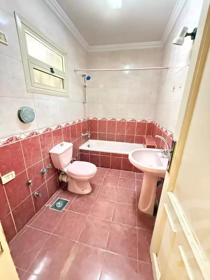 https://aqarmap.com.eg/en/listing/6109174-for-rent-cairo-mokattam-lhdb-l-ly-s-zone