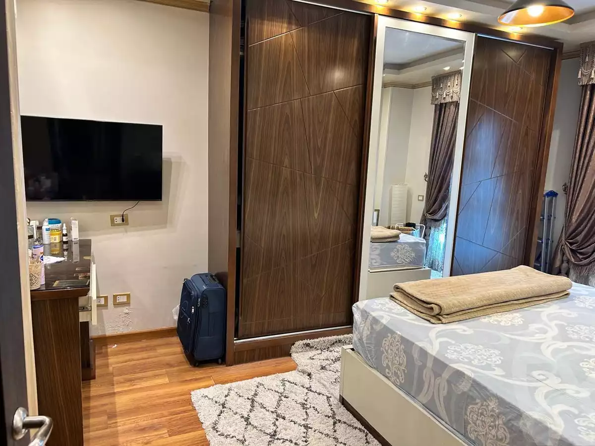https://aqarmap.com.eg/ar/listing/6117552-for-sale-cairo-el-maadi-compounds-kmbwnd-wn-qtmyh-m-mr-lmrshdy