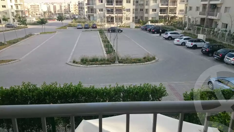 https://aqarmap.com.eg/en/listing/6117743-for-sale-cairo-el-sheikh-zayed-city-compounds-dh-drys
