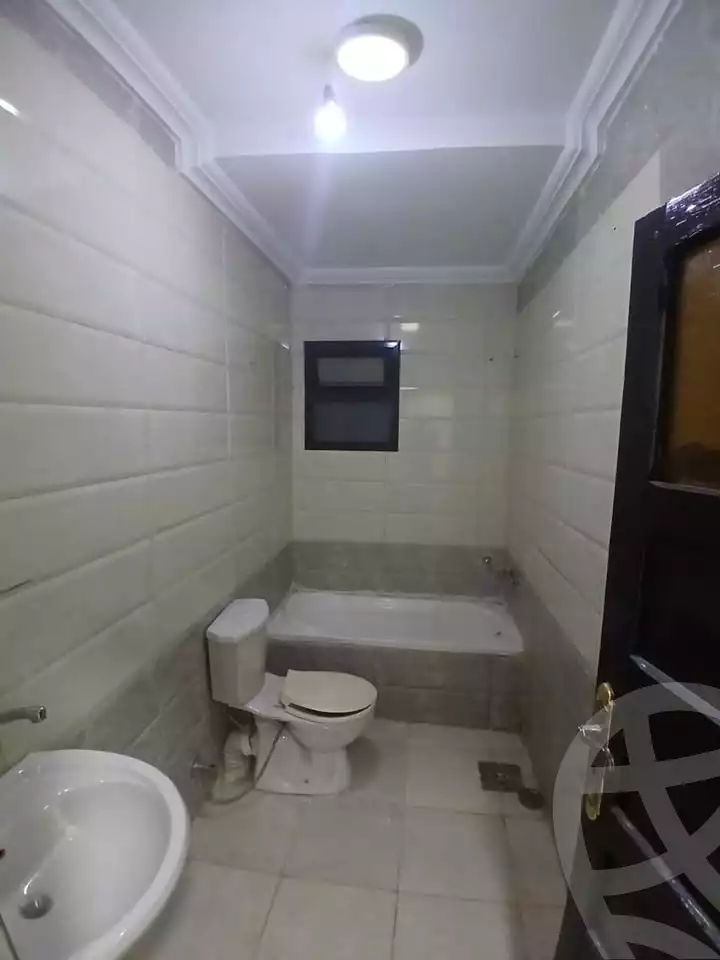 https://aqarmap.com.eg/en/listing/6126432-for-sale-qalyubia-shubra-el-khaima-om-bayoumi