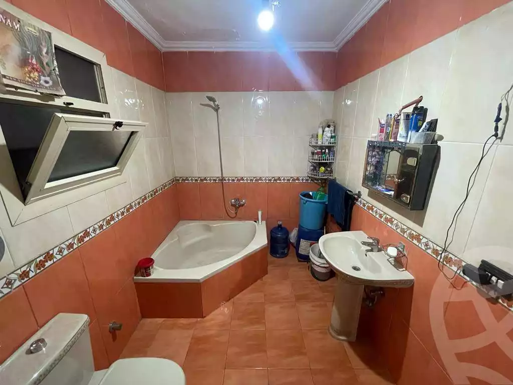 https://aqarmap.com.eg/en/listing/6128627-for-sale-cairo-faisal-kafr-tohormos-queen-nazli-st