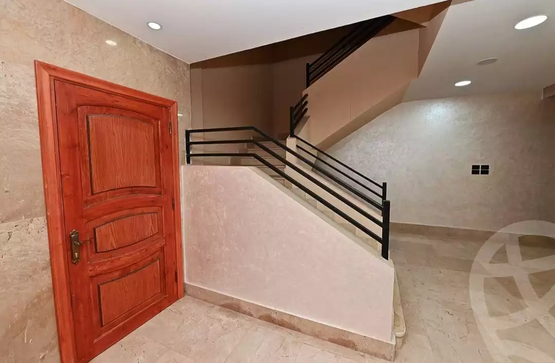 https://aqarmap.com.eg/ar/listing/6132119-for-sale-cairo-new-cairo-bait-el-watan-south-suez-road-el-hay-el-takmely