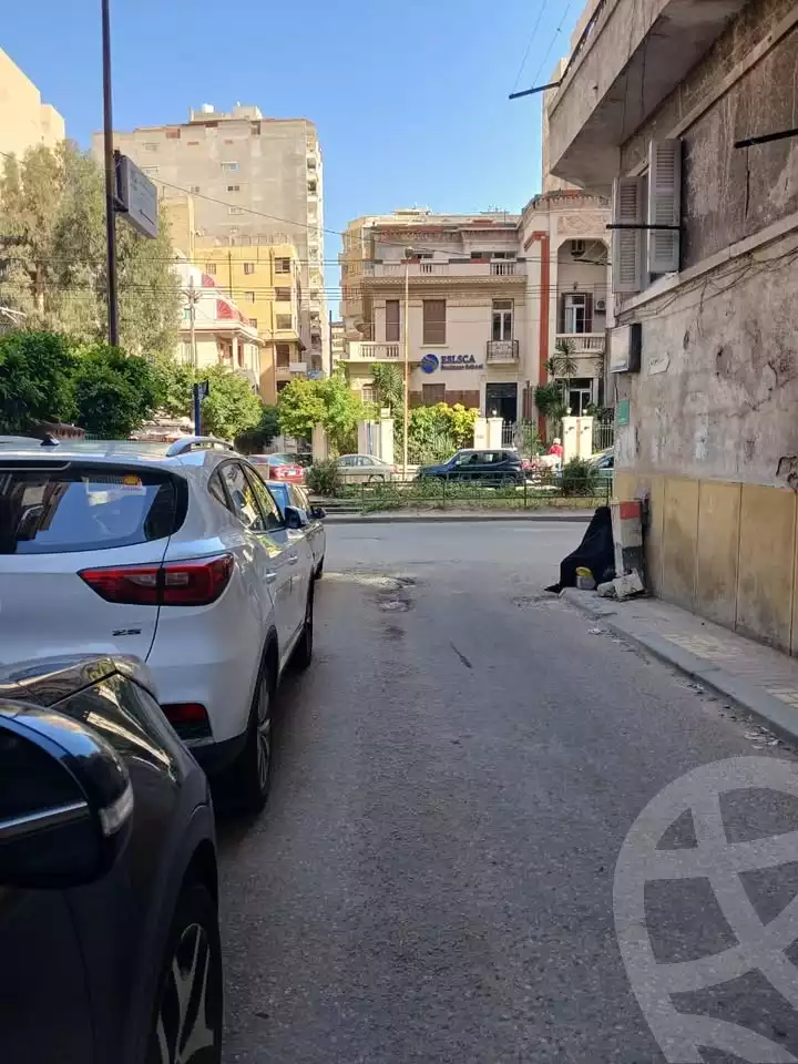 https://aqarmap.com.eg/ar/listing/6132211-for-sale-alexandria-glim
