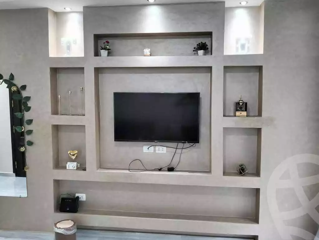 https://aqarmap.com.eg/en/listing/6143463-for-sale-cairo-helwan-hadayek-helwan-nile-corniche-st