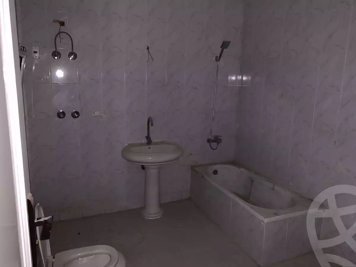 https://aqarmap.com.eg/ar/listing/5993660-for-rent-cairo-al-oubour-el-hay-el-khames
