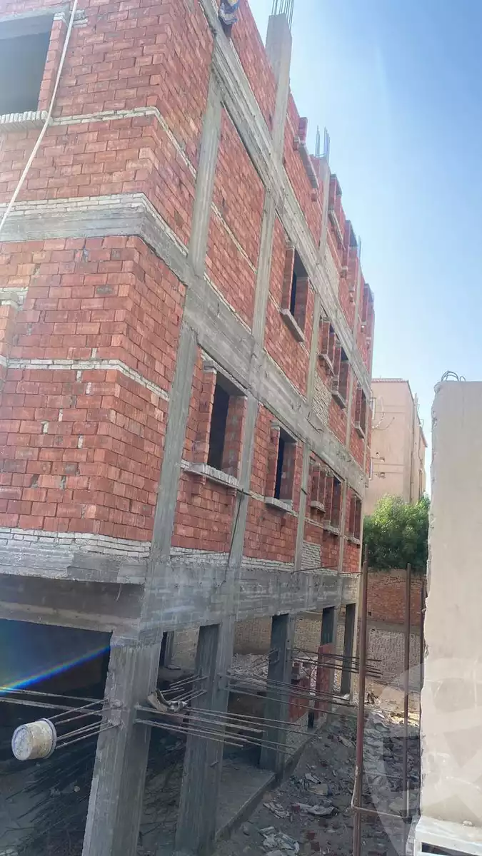 https://aqarmap.com.eg/en/listing/6152581-for-sale-cairo-el-sheikh-zayed-city-compounds-el-yasmeen-compound