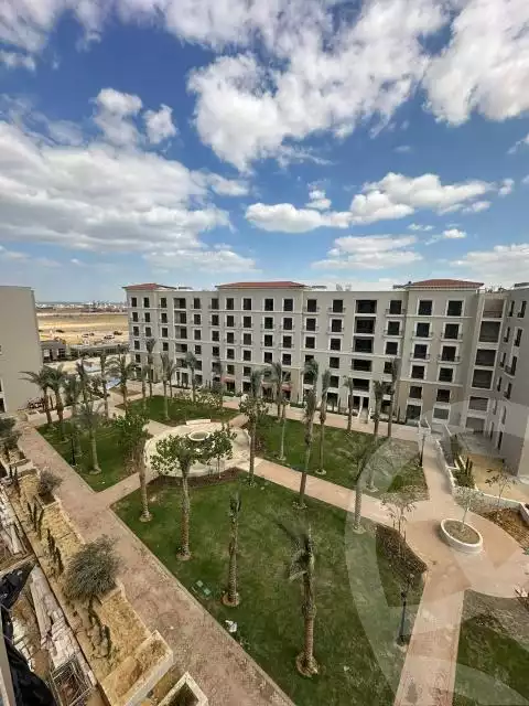 https://aqarmap.com.eg/en/listing/6152895-for-sale-cairo-el-sheikh-zayed-city-compounds-kmbwnd-fyldj-wyst-dr-llttwyr