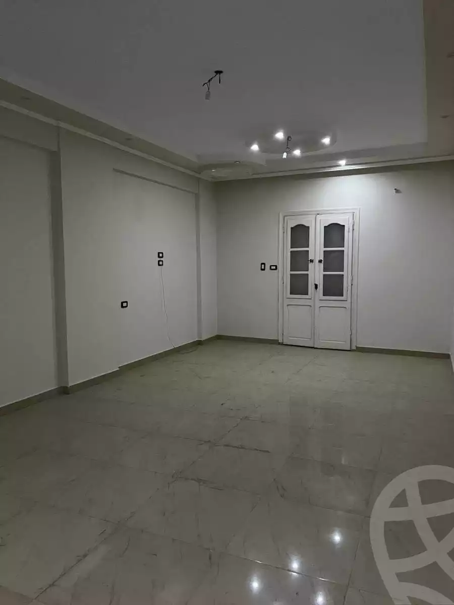 https://aqarmap.com.eg/ar/listing/6153135-for-sale-beheira-damanhour-damanhour-city-abd-el-salam-el-shazly-st