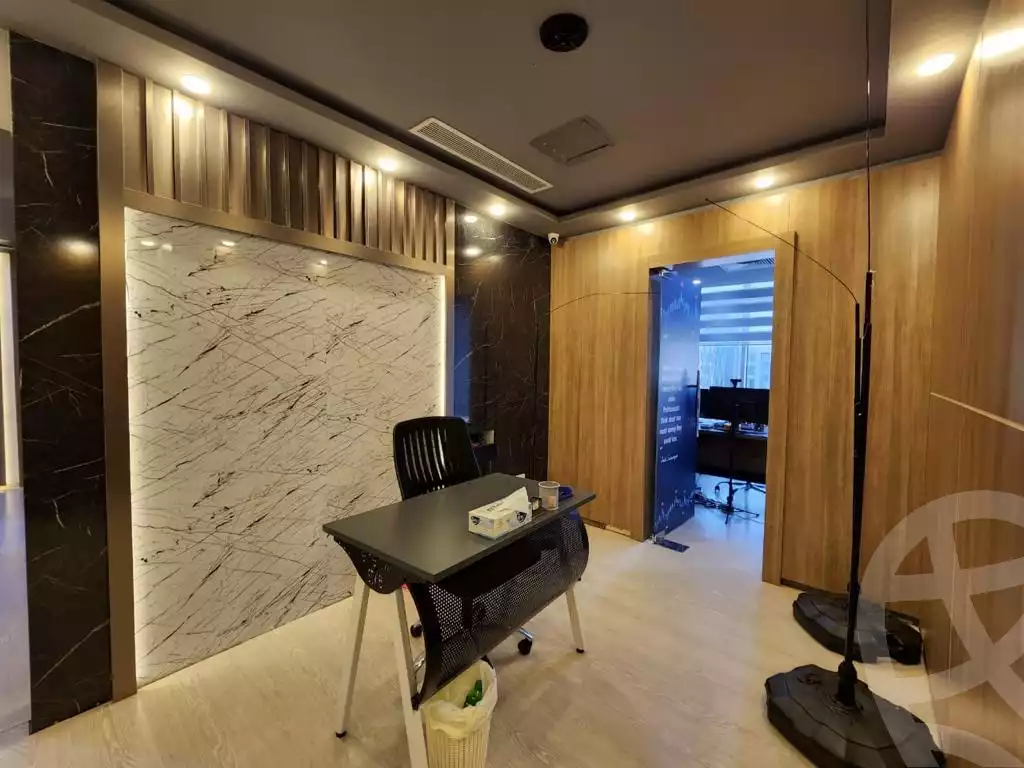 https://aqarmap.com.eg/ar/listing/6156500-for-rent-cairo-new-cairo-compounds-tryfywm-byzns-kwmblks-nm-llttwyr
