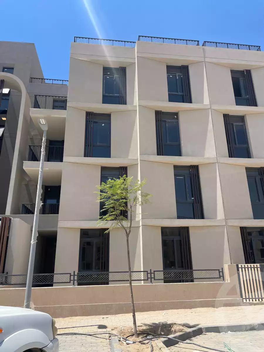 https://aqarmap.com.eg/en/listing/6165469-for-sale-cairo-el-sheikh-zayed-city-lshykh-zyd-ljdyd-vye