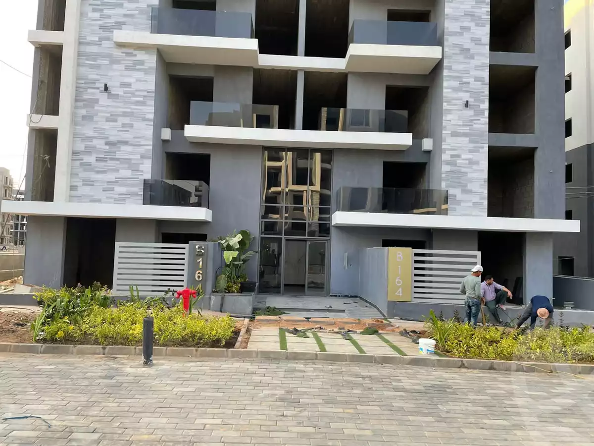 https://aqarmap.com.eg/ar/listing/6165541-for-sale-cairo-6th-of-october-hadaeq-october-kmbwnd-fy-hdyq-ktwbr-sun-capital