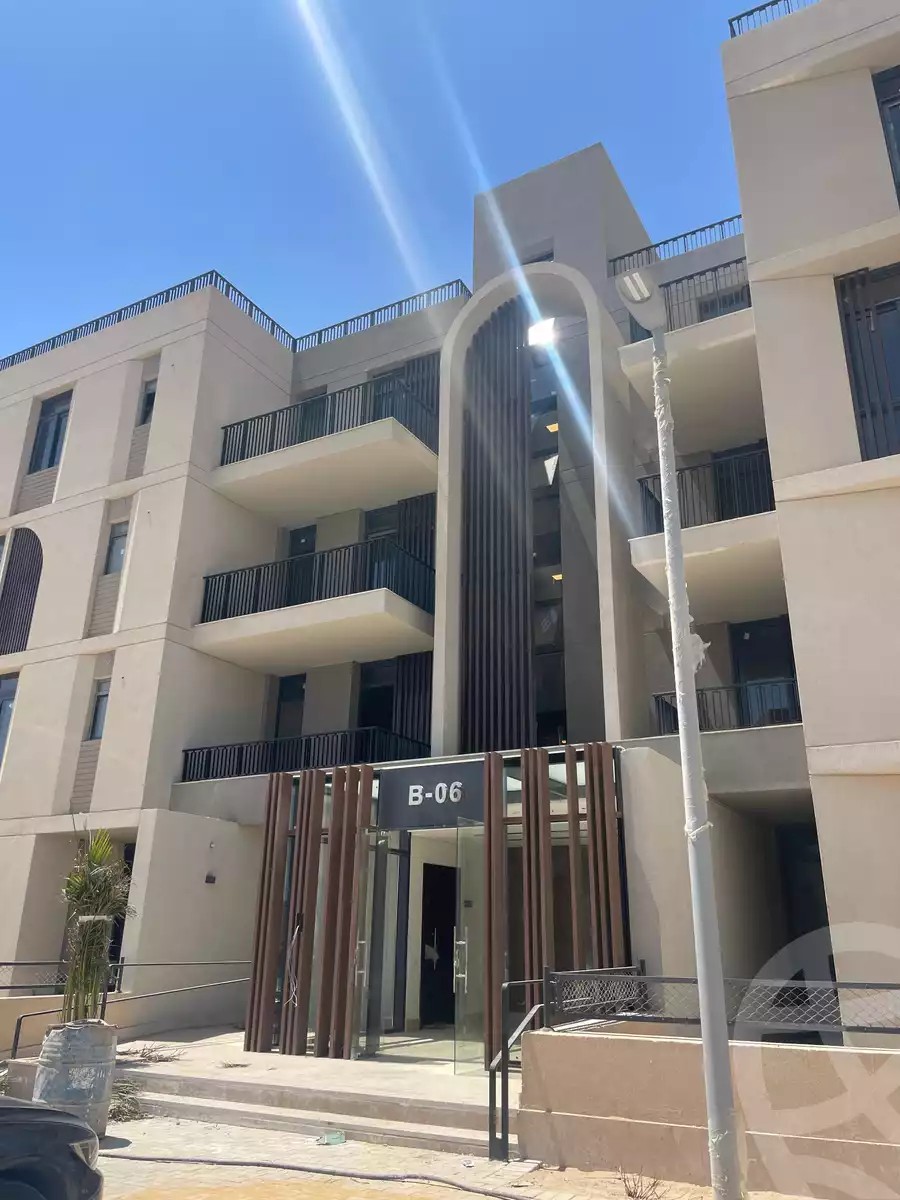 https://aqarmap.com.eg/en/listing/6166695-for-sale-cairo-el-sheikh-zayed-city-lshykh-zyd-ljdyd-vye