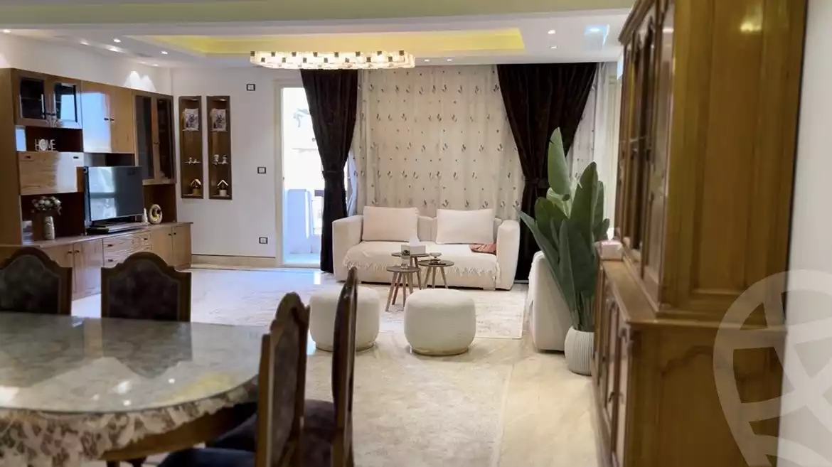 https://aqarmap.com.eg/en/listing/6167939-for-rent-cairo-6th-of-october-compounds-family-land