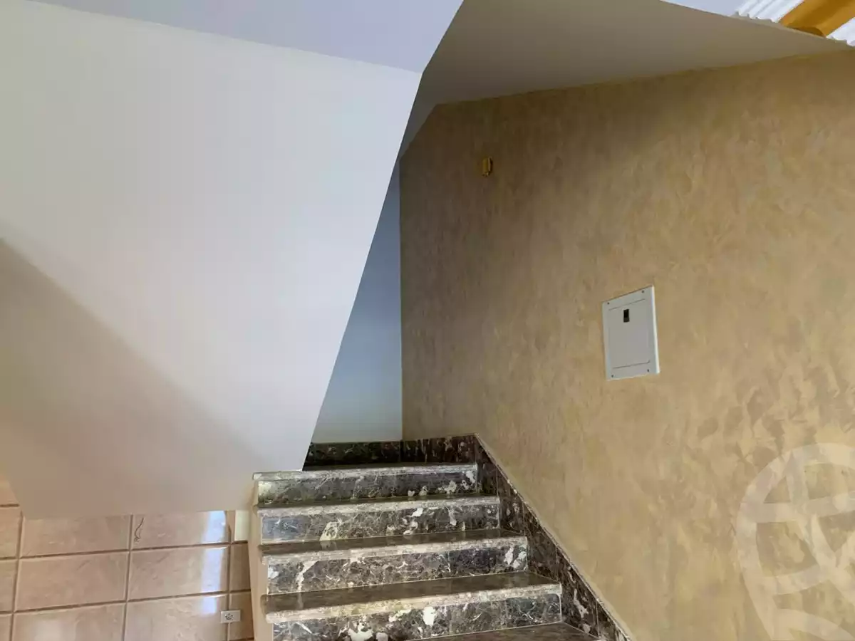 https://aqarmap.com.eg/ar/listing/6171820-for-rent-cairo-new-cairo-lrhb-city-phase-1-ahmed-rami-st