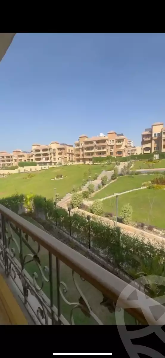 https://aqarmap.com.eg/en/listing/6170983-for-sale-cairo-el-sheikh-zayed-city-compounds-el-khamayel