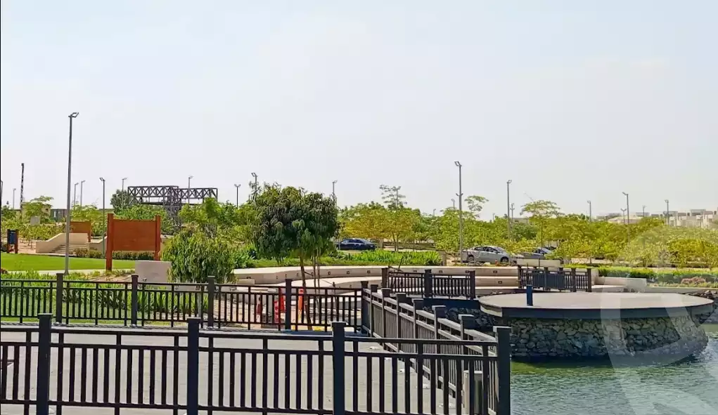 https://aqarmap.com.eg/ar/listing/6177491-for-sale-cairo-el-shorouk-compounds-al-burouj-compound-imkan