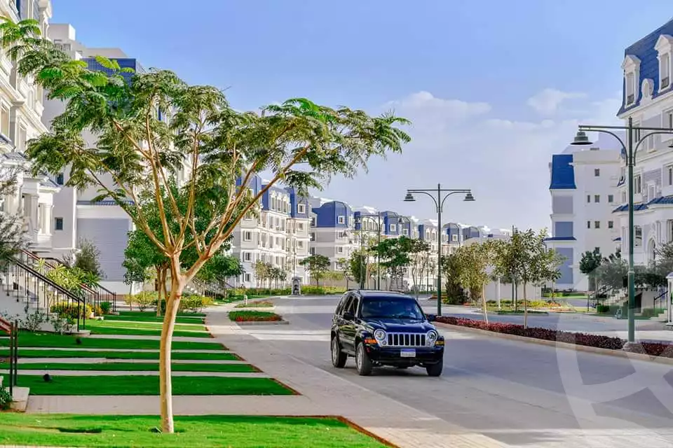 https://aqarmap.com.eg/ar/listing/6178067-for-sale-cairo-new-cairo-compounds-mountain-view-hyde-park