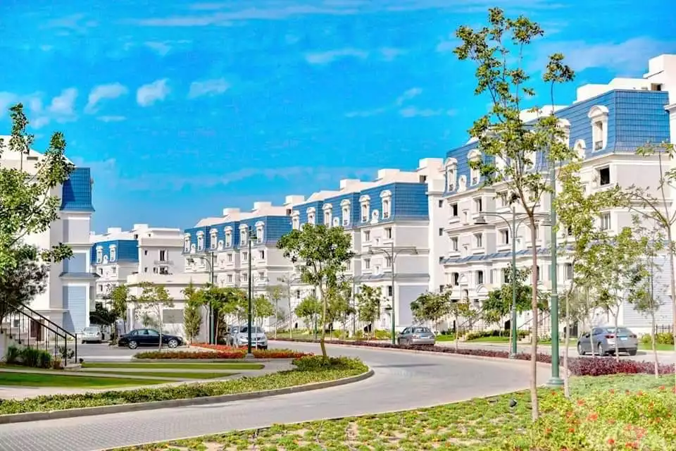 https://aqarmap.com.eg/en/listing/6178146-for-sale-cairo-new-cairo-compounds-mountain-view-hyde-park