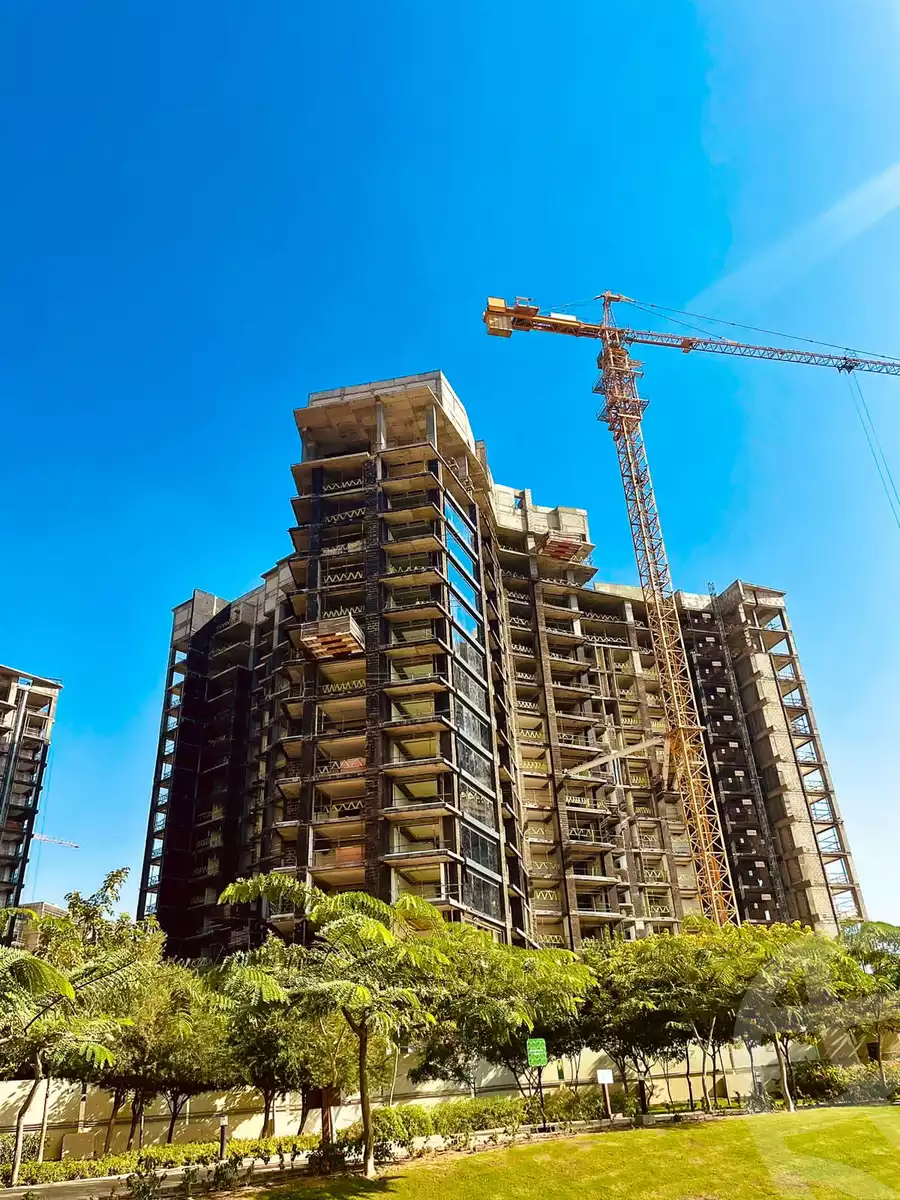 https://aqarmap.com.eg/ar/listing/6178402-for-sale-cairo-el-sheikh-zayed-city-compounds-zyd-wr-llttwyr