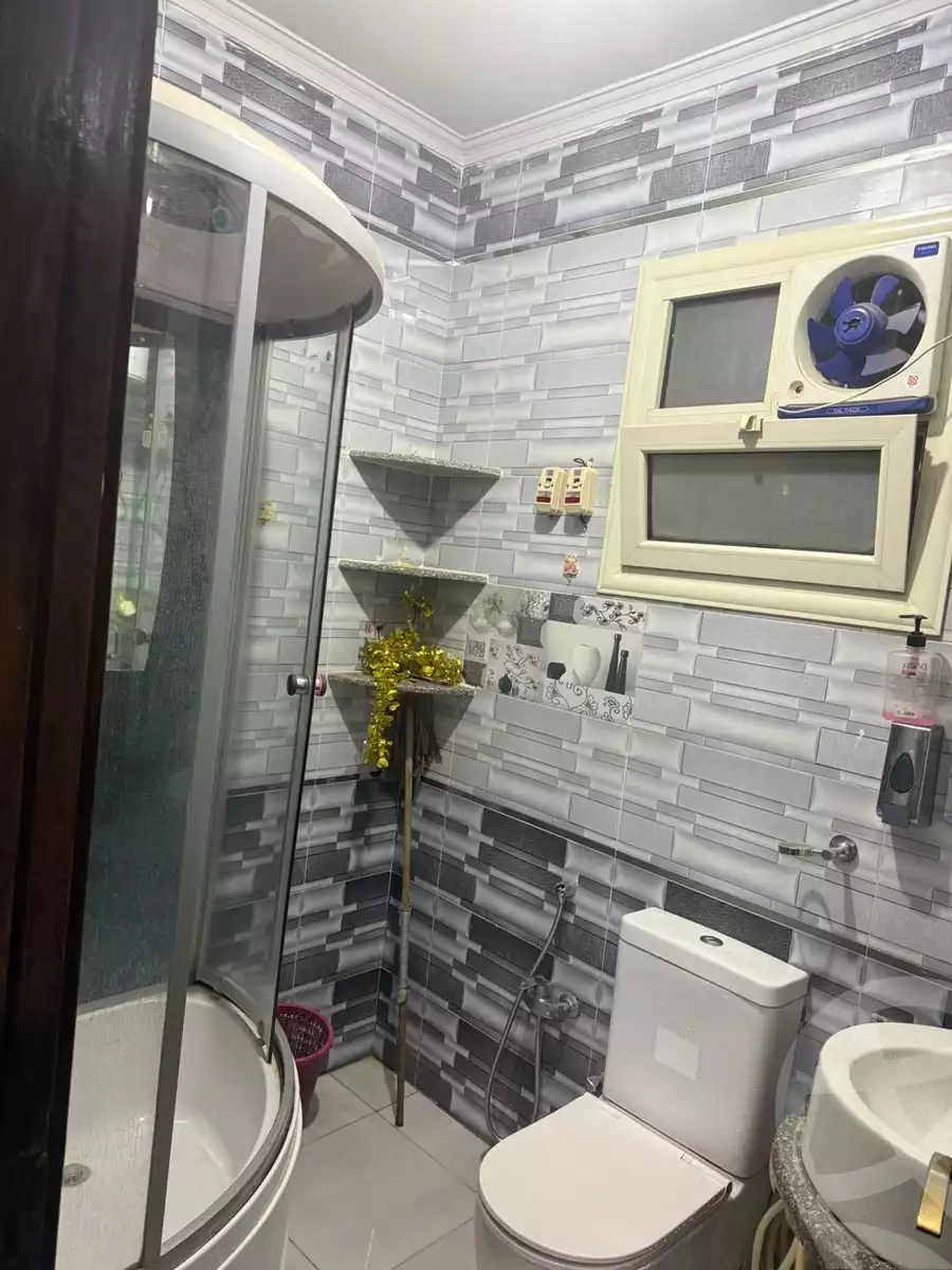 https://aqarmap.com.eg/ar/listing/6180247-for-sale-cairo-helwan-hadayek-helwan-nile-corniche-st
