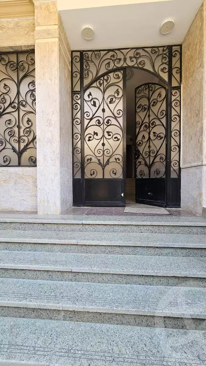 https://aqarmap.com.eg/en/listing/6162654-for-sale-cairo-new-administrative-capital-r7-midtown-condo