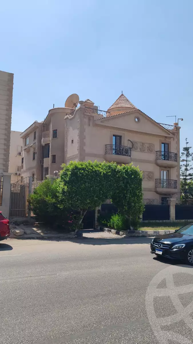 https://aqarmap.com.eg/ar/listing/6182607-for-sale-cairo-new-cairo-el-ahyaa-first-neighborhood-street-1