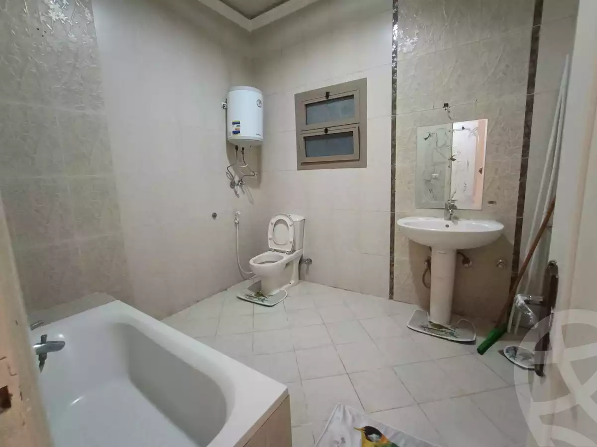 https://aqarmap.com.eg/ar/listing/6184433-for-rent-cairo-heliopolis-triumph-square-ahmed-faheem-bayoumy-st