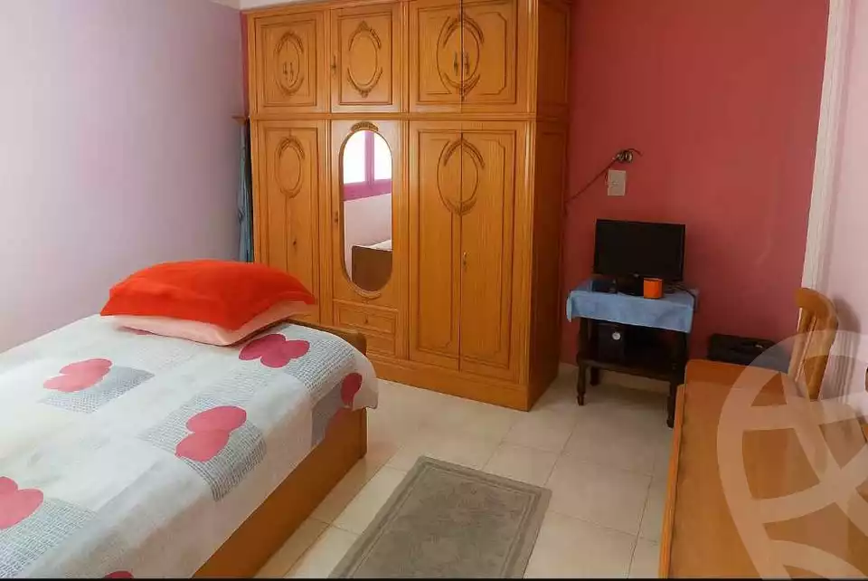 https://aqarmap.com.eg/ar/listing/6185315-for-sale-alexandria-moharram-bey-kanal-al-mahmoudeya-al-bahri-st
